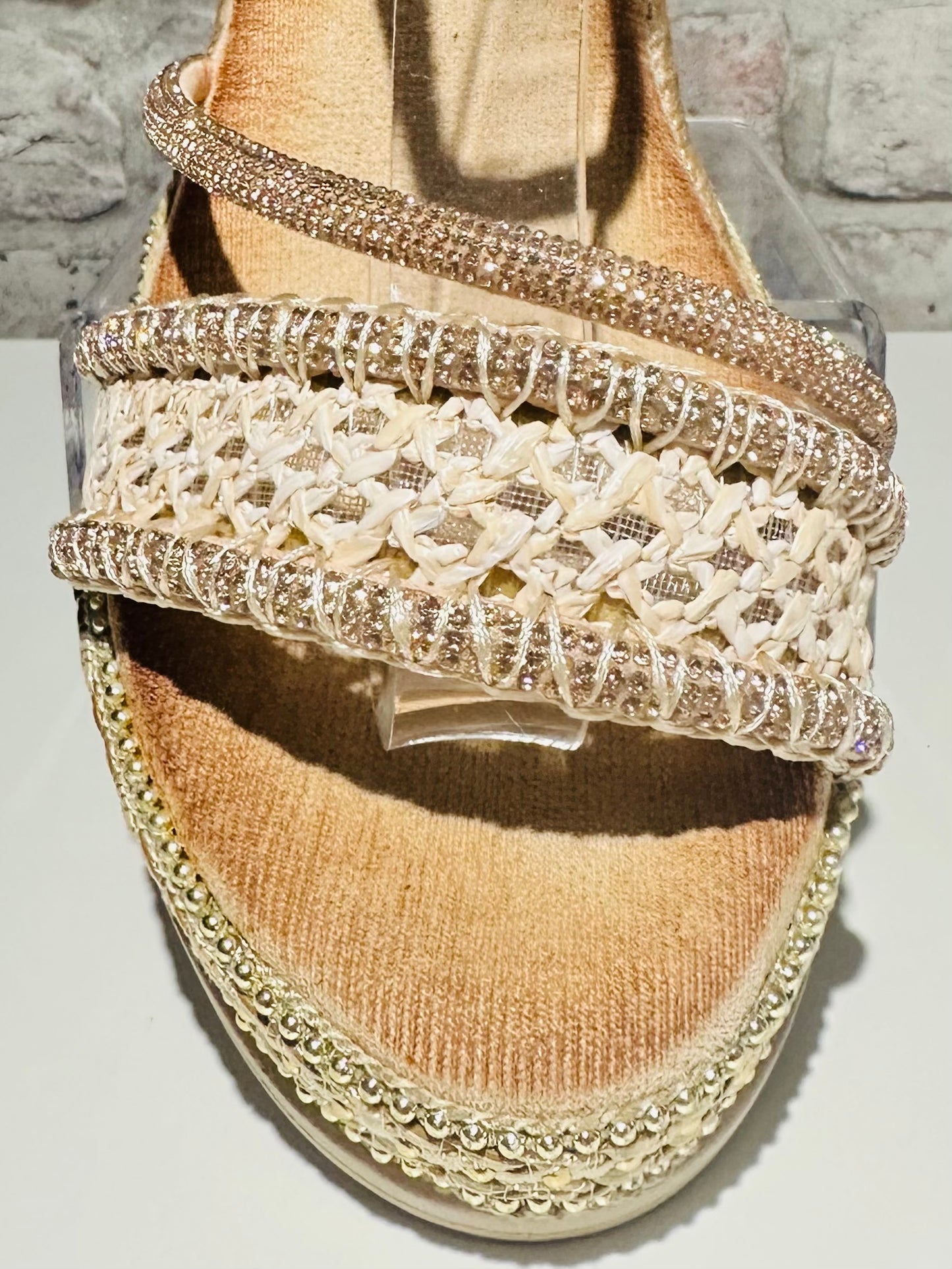 Rose wedge