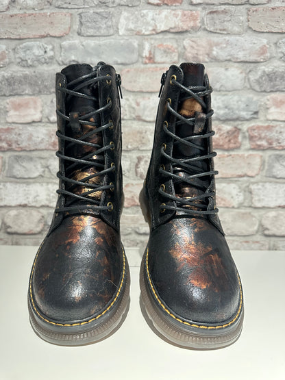 Smudge boot