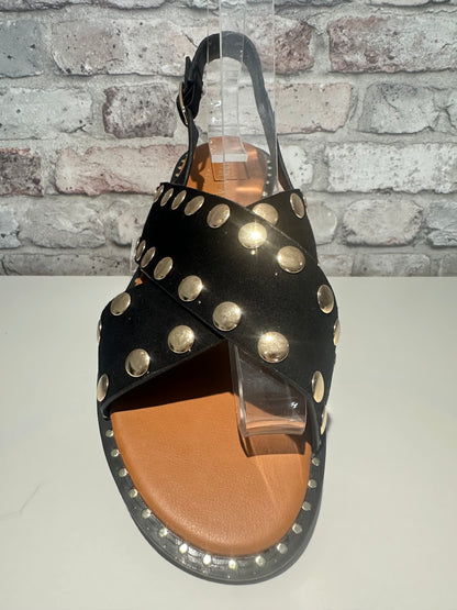 Stud sandal