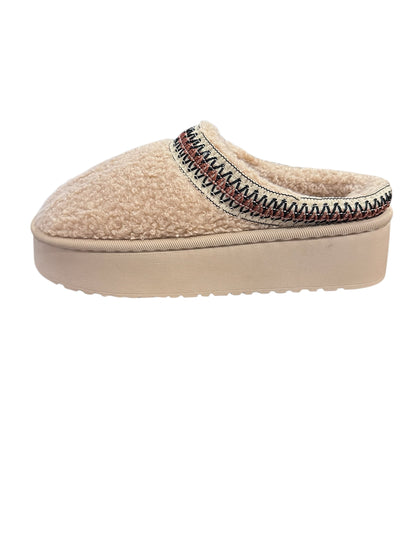 Snugg Slipper / Shoe embroidered ( fleecy )