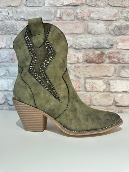 Green lightening cowboy boots