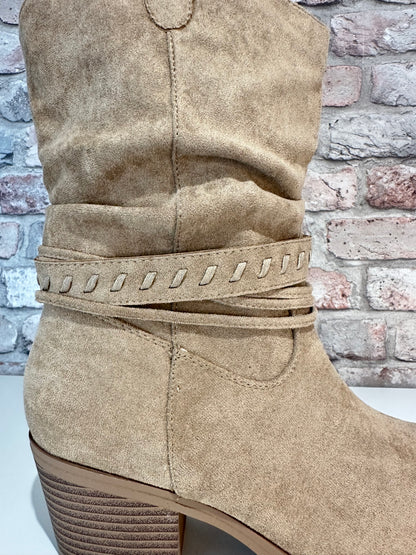 Slouch cowboy boots
