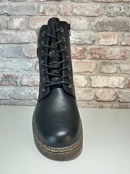 Stripey ankle boot