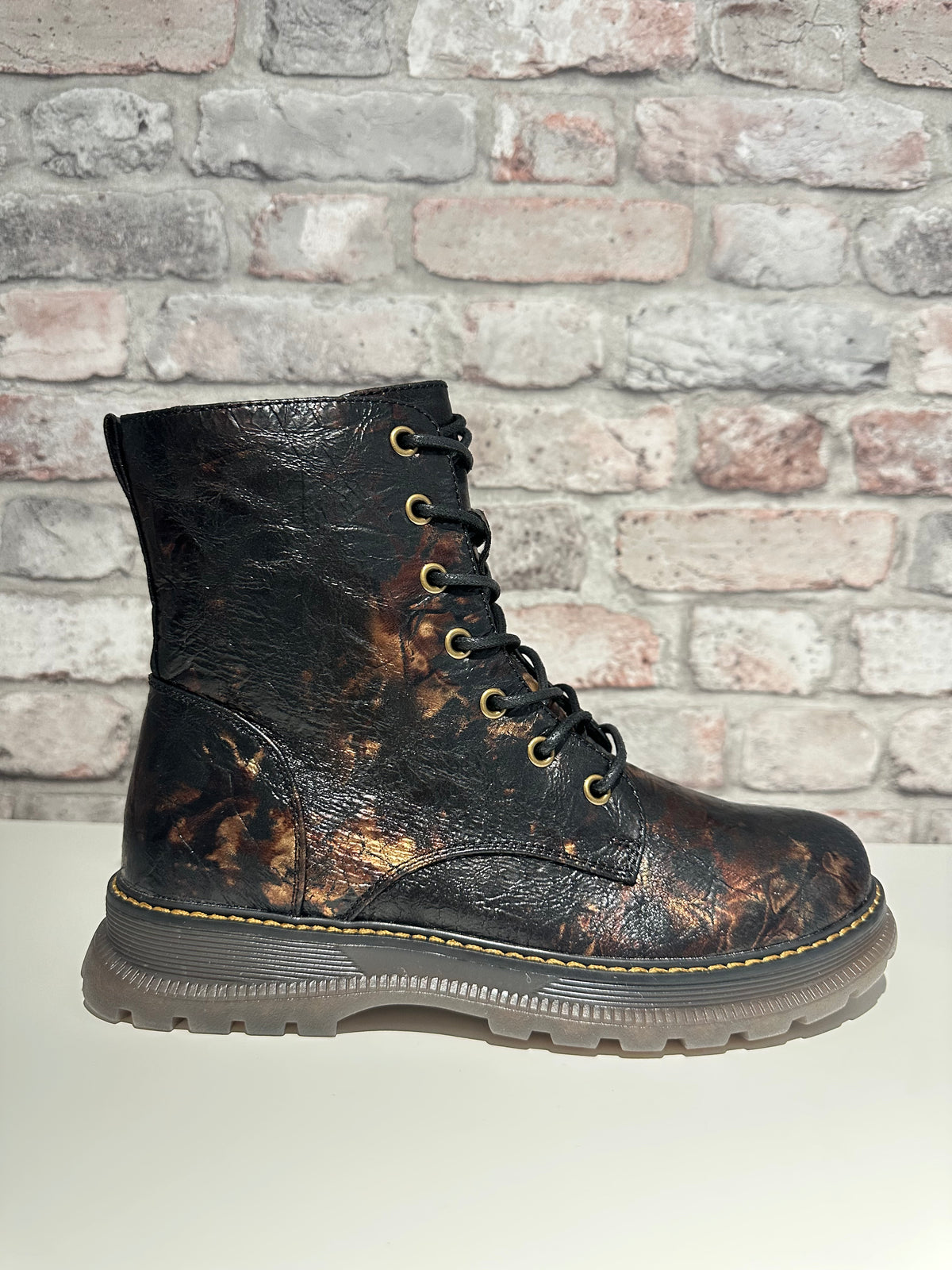Smudge boot