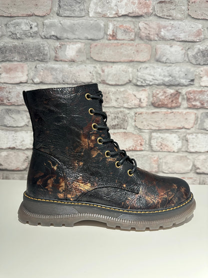 Smudge boot
