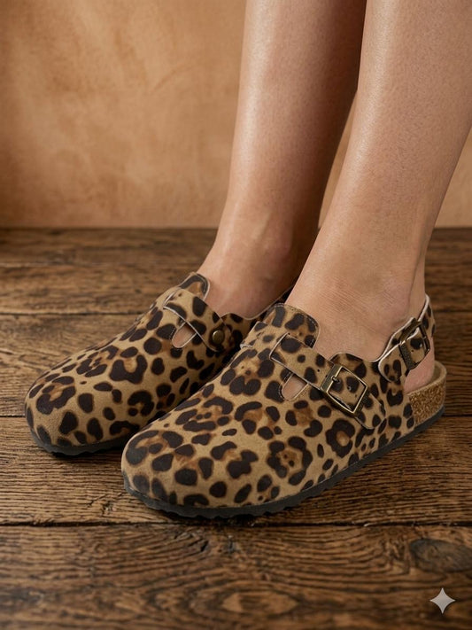 Chloe clog