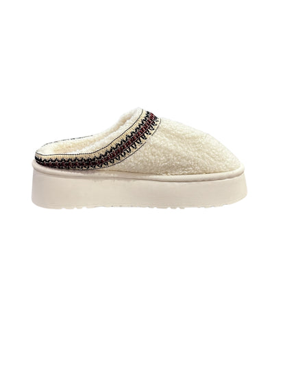 Snugg Slipper / Shoe embroidered ( fleecy )